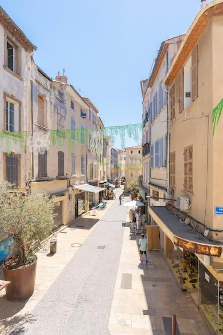 Charmant T3 Sur Jolie Place, Parking Inclus, Clim La Ciotat Buitenkant foto